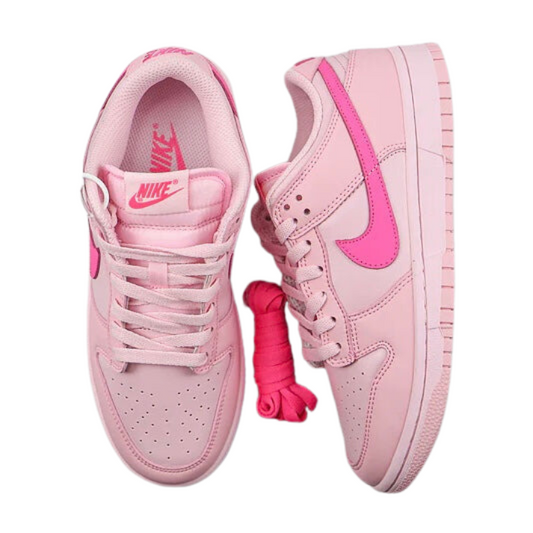 Nike Dunk Triple Pink