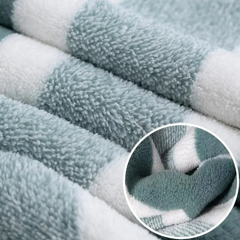 Towels : Soft and Comfortable BathTowels